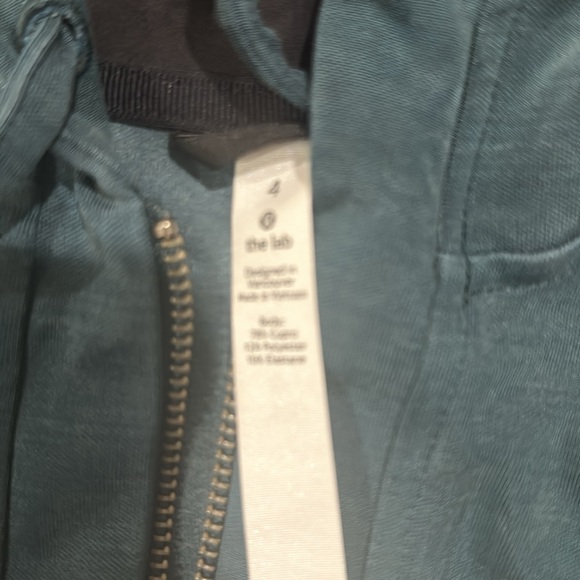 Lulu🍋 Lab Lissie Hoodie. Size 4 color Gravity - Picture 8 of 10